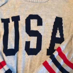 BRANDY MELVILLE USA SWEATER